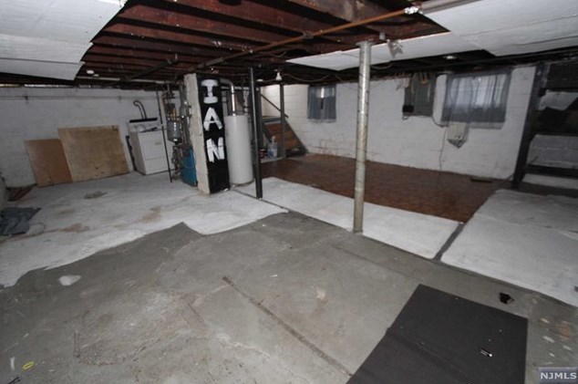 231 Royal Ave, Paterson NJ 07506-1830 exterior