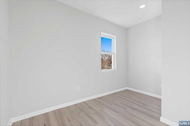 21 Harding Ave, Clifton NJ  07011-2209 exterior