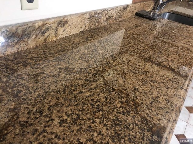 1564 John St, West Fort Lee NJ  07024-2505 exterior