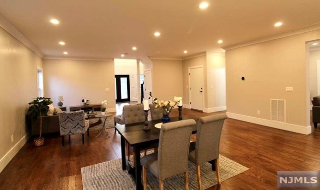 509 Forest Ave, Lyndhurst NJ  07071-2437 exterior