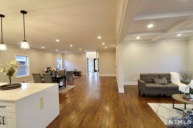 509 Forest Ave, Lyndhurst NJ  07071-2437 exterior