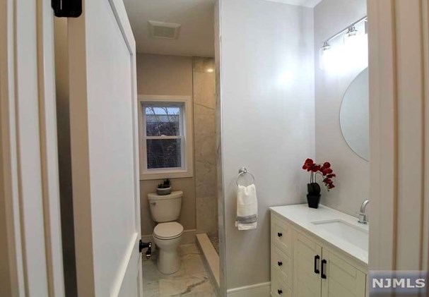 509 Forest Ave, Lyndhurst NJ  07071-2437 exterior