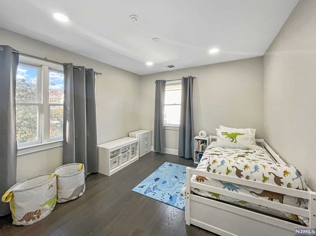 147 Highland Cross, Rutherford NJ  07070-2105 exterior