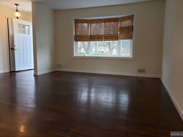 96 Grand Ave, Montvale NJ  07645-2405 exterior