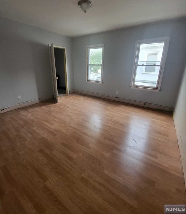 55 Nairn Pl, Newark NJ 07108-1408 exterior