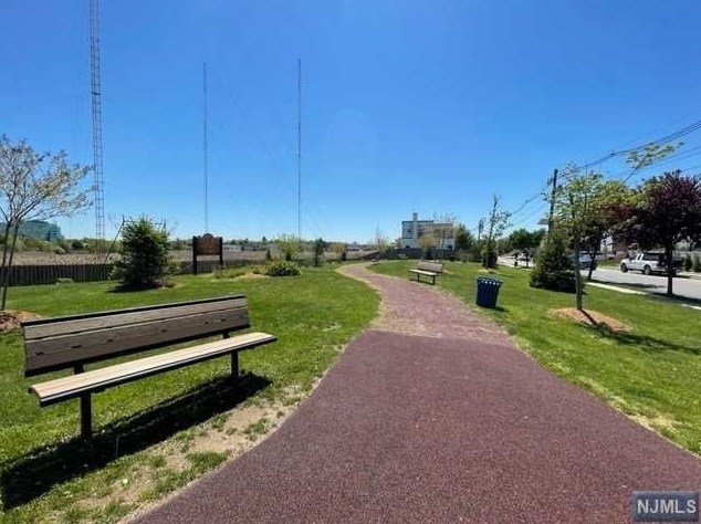 308 Born St, Secaucus NJ  07094-3730 exterior