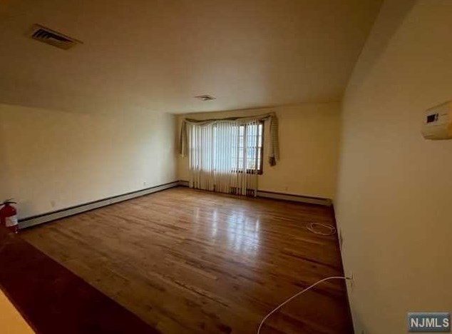 308 Born St, Secaucus NJ  07094-3730 exterior