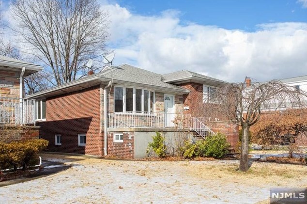 1145 Harvard Pl, West Fort Lee NJ  07024-1717 exterior