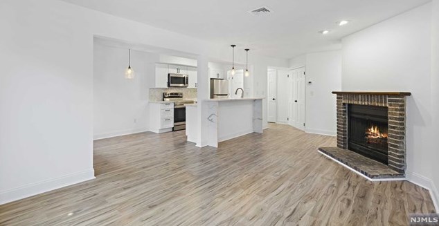 1459 John St, West Fort Lee NJ  07024-2564 exterior