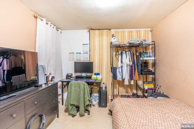 73 Virginia Ave, Jersey City NJ  07304-2219 exterior