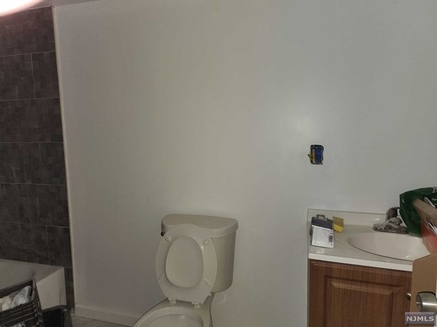 141 Godwin Ave, Paterson NJ  07501-1603 exterior