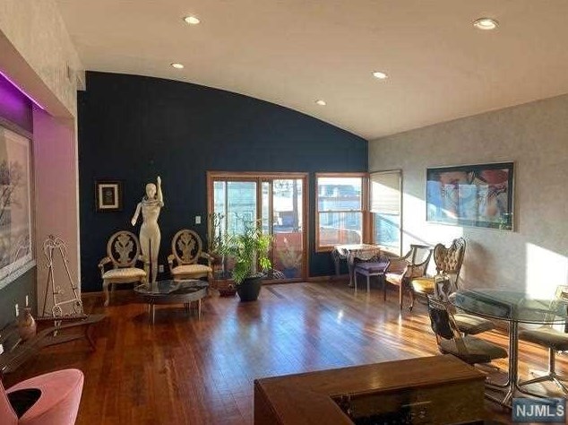 6300 Jefferson St, West New York NJ  07093-5333 exterior