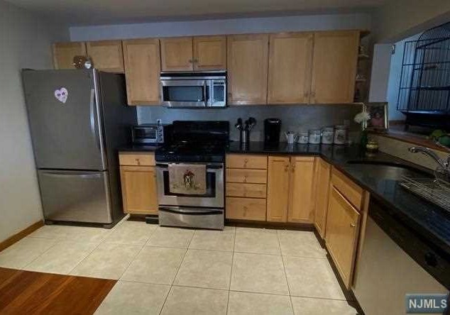 6300 Jefferson St, West New York NJ  07093-5333 exterior