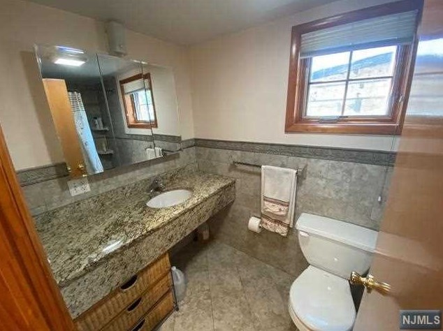 6300 Jefferson St, West New York NJ  07093-5333 exterior