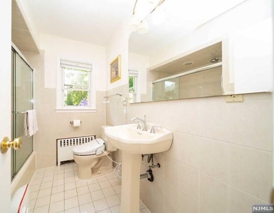 255 Pascack Rd, Paramus NJ  07652-4237 exterior