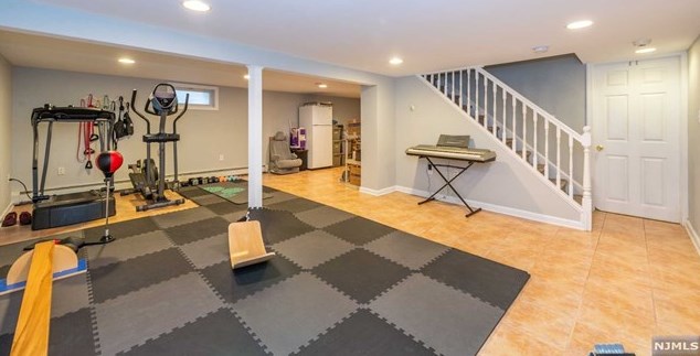 216 Zuber Pl, Maywood NJ  07607-1431 exterior