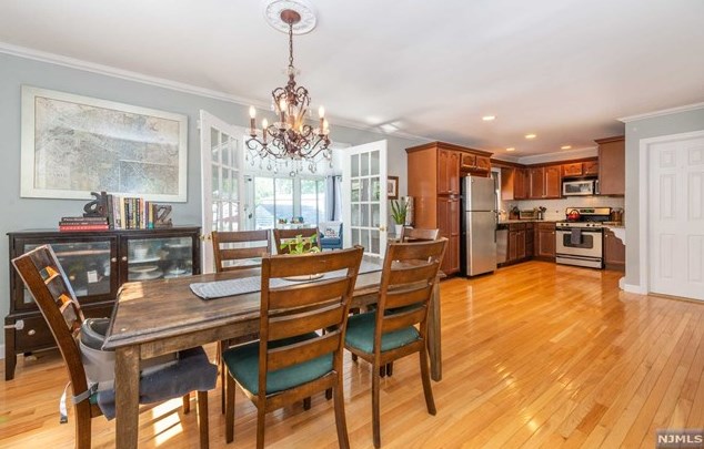 216 Zuber Pl, Maywood NJ  07607-1431 exterior