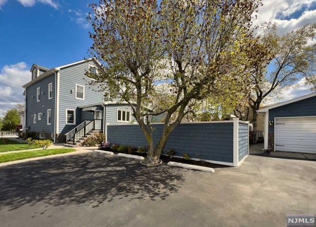 29 Niehaus Ave, Little Ferry NJ  07643-1728 exterior