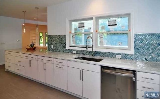 29 Lyle Ave, Tenafly NJ  07670-1914 exterior