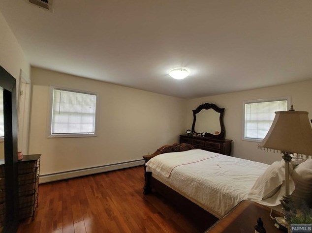 1057 Fairview Ln, West Fort Lee NJ 07024-1537 exterior