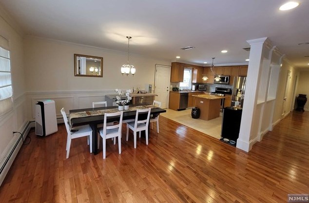 1057 Fairview Ln, West Fort Lee NJ 07024-1537 exterior