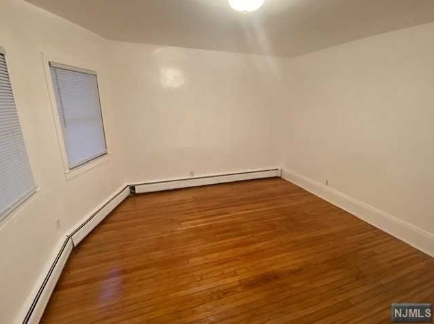 64 Halstead Ave, Wallington NJ  07057-1005 exterior