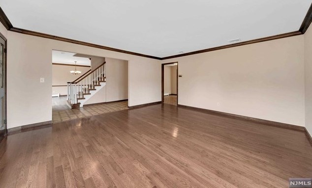 23 Bohnert Pl, Waldwick NJ  07463-1529 exterior