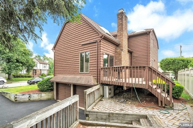 23 Bohnert Pl, Waldwick NJ  07463-1529 exterior