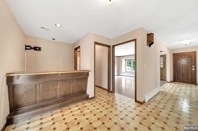 23 Bohnert Pl, Waldwick NJ  07463-1529 exterior