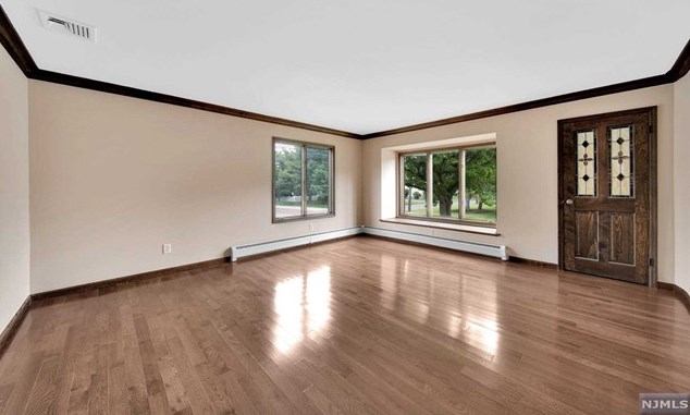 23 Bohnert Pl, Waldwick NJ  07463-1529 exterior