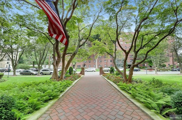 100 Prospect Ave, Hackensack NJ  07601-1903 exterior