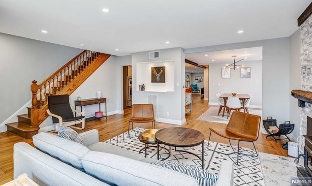 328 Travers Pl, Lyndhurst NJ  07071-2110 exterior