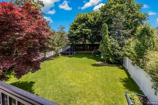 328 Travers Pl, Lyndhurst NJ  07071-2110 exterior