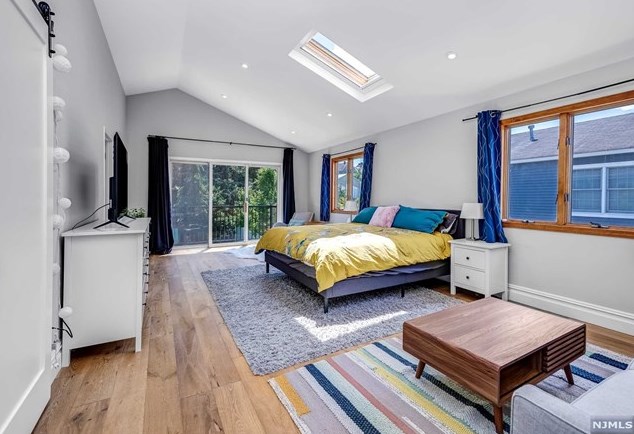 328 Travers Pl, Lyndhurst NJ  07071-2110 exterior