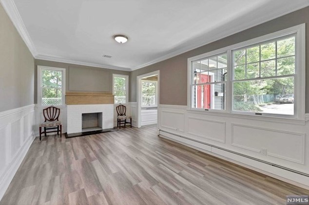 23 Schumacher Ave, Hillsdale NJ  07642-2407 exterior