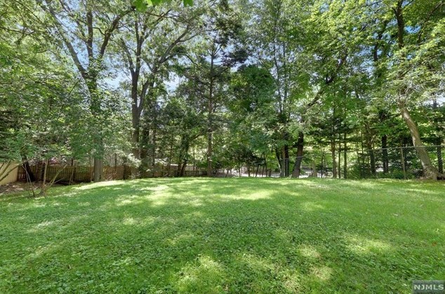 23 Schumacher Ave, Hillsdale NJ  07642-2407 exterior