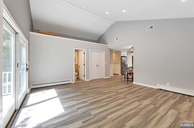 23 Schumacher Ave, Hillsdale NJ  07642-2407 exterior