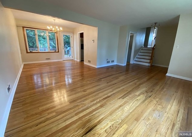 145 Vivian Ave, Emerson NJ  07630-1042 exterior