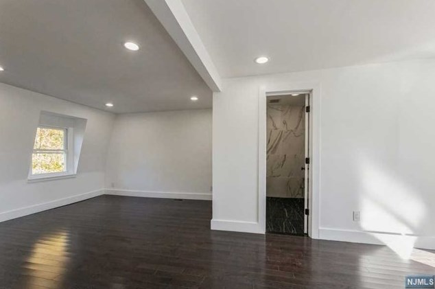 22 Orchard St, Hillsdale NJ  07642-2013 exterior