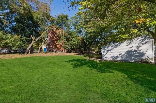 22 Orchard St, Hillsdale NJ  07642-2013 exterior