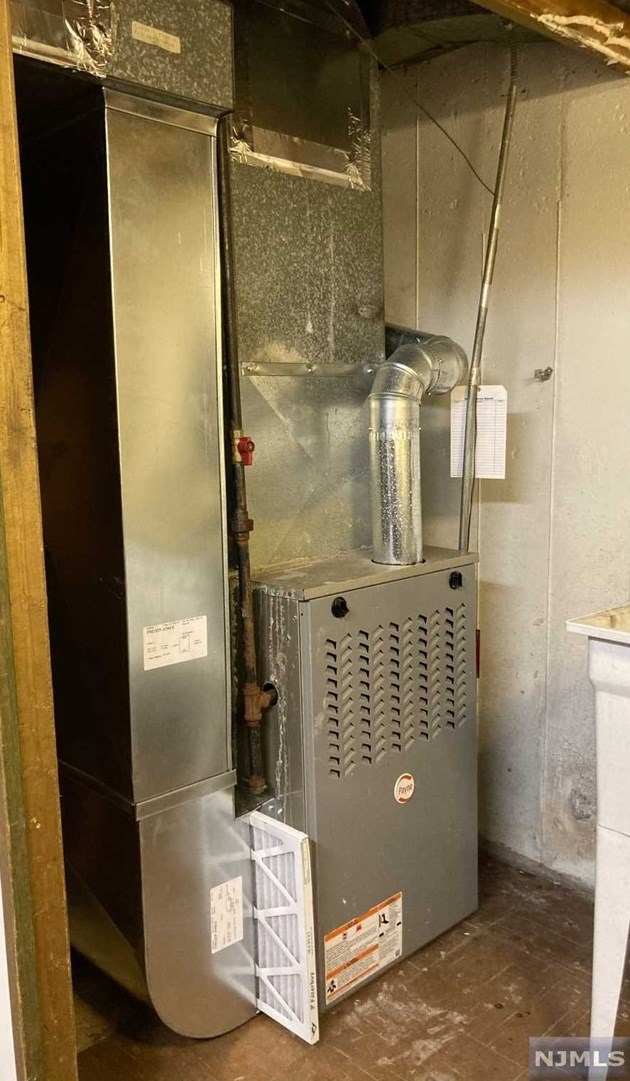 25 Morgan St, Bergenfield NJ 07621-3508 exterior