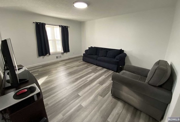 25 Morgan St, Bergenfield NJ 07621-3508 exterior