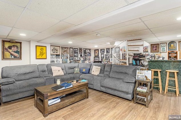 613 2 Ave, Lyndhurst NJ 07071-1219 exterior