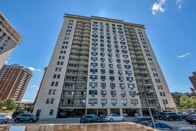 125 Prospect Ave, Hackensack NJ  07601-2233 exterior