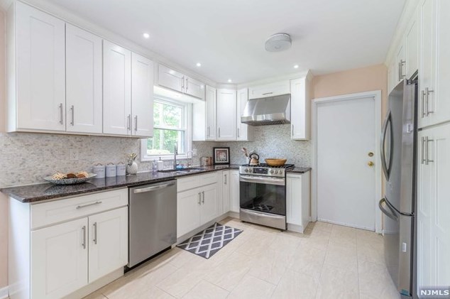 19 Edith St, Westwood NJ  07675-7105 exterior