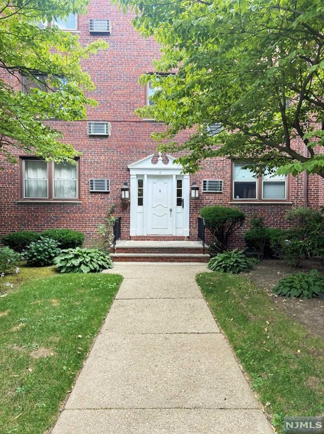 418 Main St, West Fort Lee NJ  07024-2862 exterior