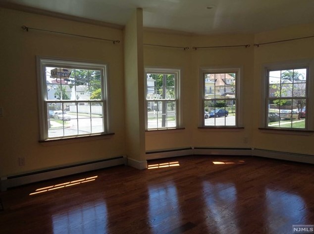 295 Park St, Hackensack NJ  07601-4302 exterior