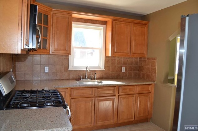 34 Turnure St, Bergenfield NJ  07621-2036 exterior