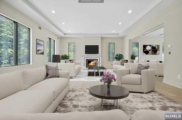 68 Ridge Rd, Tenafly NJ  07670-2324 exterior