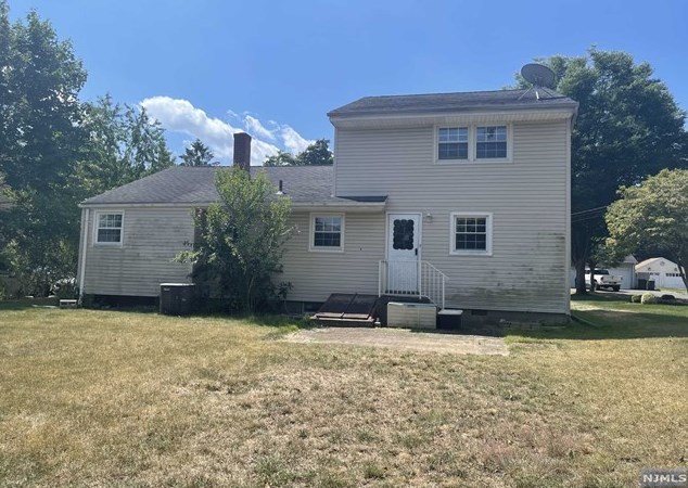 173 Birchwood Rd, Paramus NJ  07652-1954 exterior